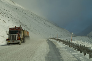 trucking-in-snow-1357665-1279x850